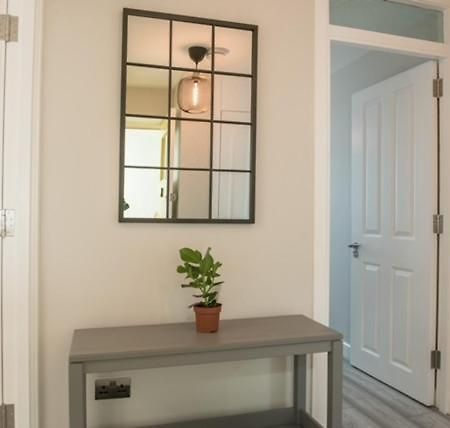 Finchley Contemporary 2 Bed Apartment + Parking Хендън Екстериор снимка
